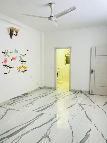 Room in 2 BHK Builder Floor at Chittaranjan Park – for Rent