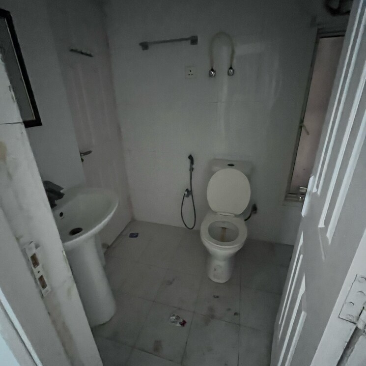 Bathroom, supertech-cape-town 3 Bedroom 1295 Sq.Ft. Apartment In Sector 74 Noida 9068298