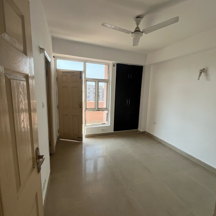 Room, supertech-cape-town 2 Bedroom 930 Sq.Ft. Apartment In Sector 74 Noida 9068314