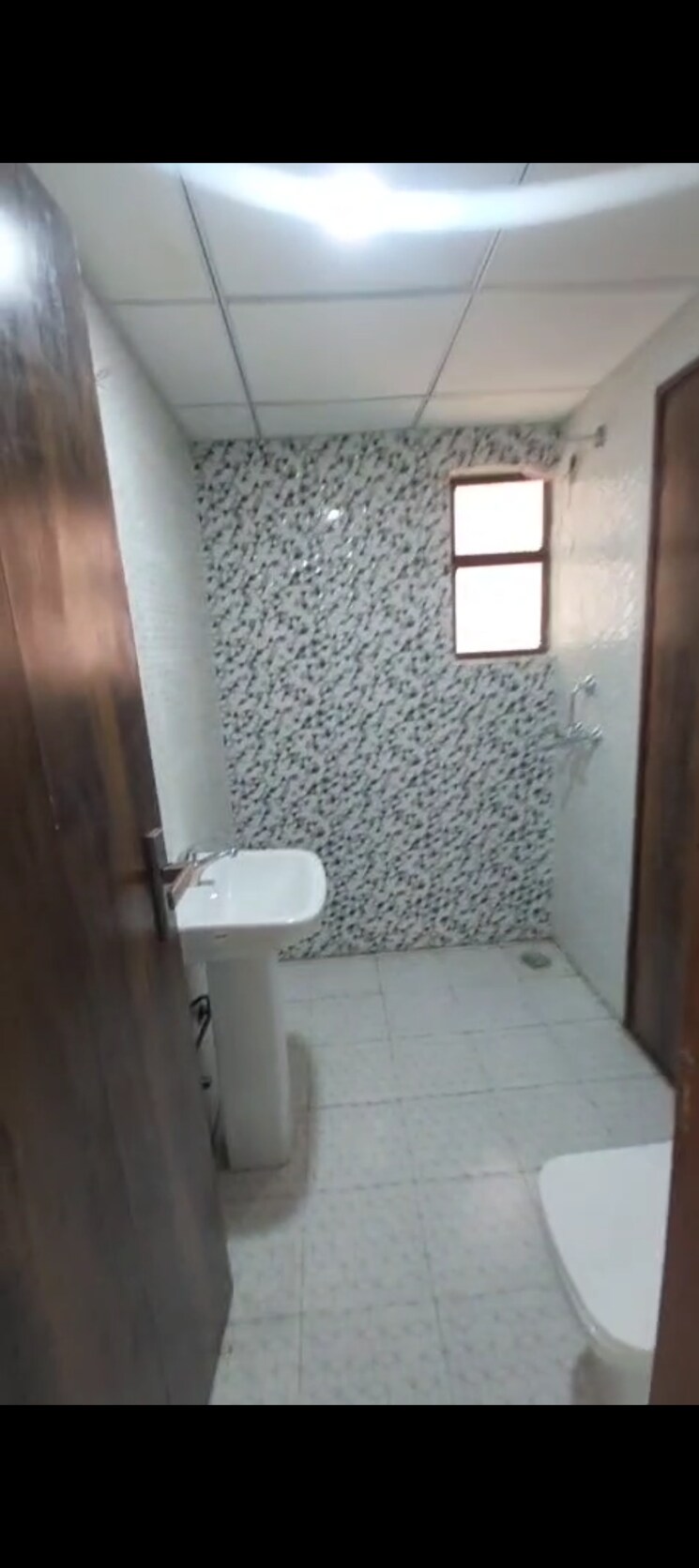 Bathroom, arocon-rainbow 3 Bedroom 1550 Sq.Ft. Apartment In Mahurali Ghaziabad 9068310