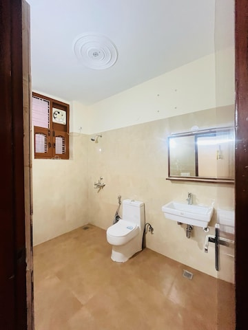 Bathroom in 3 BHK Builder Floor at Sector 40 – for Rent