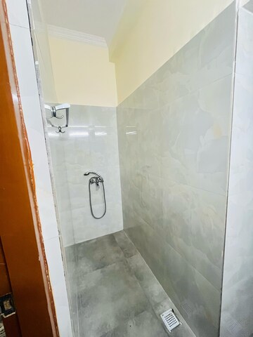 Bathroom in 3 BHK Builder Floor at Sector 40 – for Rent