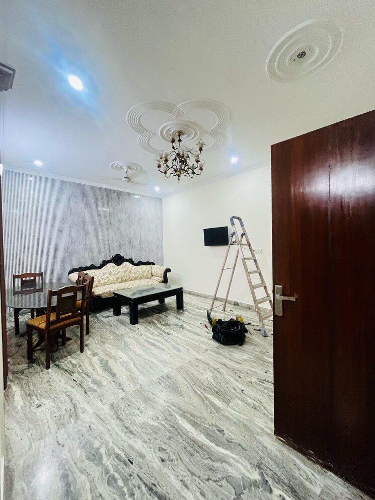 Gym, sector 40 3 Bedroom 2000 Sq.Ft. Builder Floor In Sector 40 Gurgaon 9068342