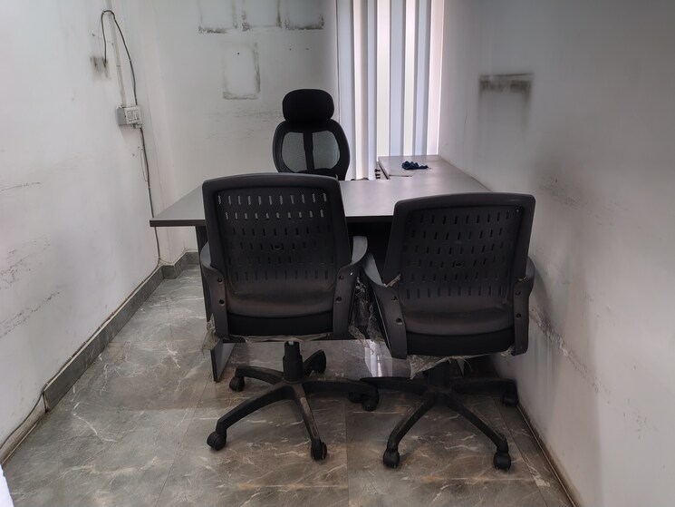 Team Area, sector 16 Commercial Office Space 600 Sq.Ft. In Sector 16 Noida 9068366