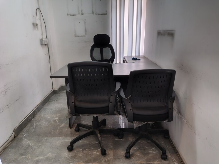 Team Area, sector 16 Commercial Office Space 600 Sq.Ft. In Sector 16 Noida 9068366