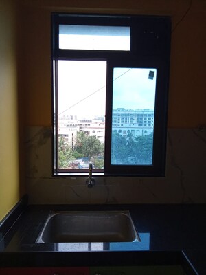 Room in 2 BHK Apartment at Hubtown Palmrose, Andheri East – for Sale