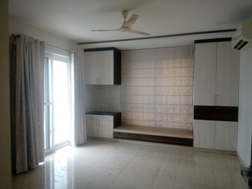 Room in 4 BHK Apartment at DSR Reganti, Madhapur – for Rent
