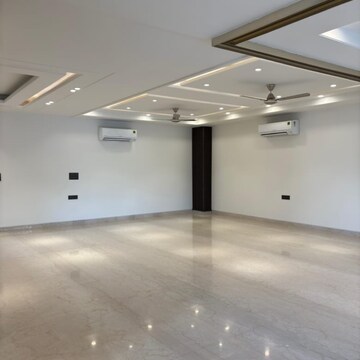 Living Room in 4 BHK Apartment at Vipul World Floors, Sector 48 – for Rent