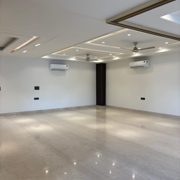 Living Room, vipul-world-floors 4 Bedroom 4500 Sq.Ft. Apartment In Sector 48 Gurgaon 9068413