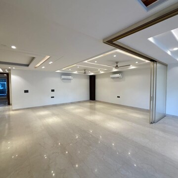 Living Room in 4 BHK Apartment at Vipul World Floors, Sector 48 – for Rent