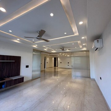 Living Room in 4 BHK Apartment at Vipul World Floors, Sector 48 – for Rent