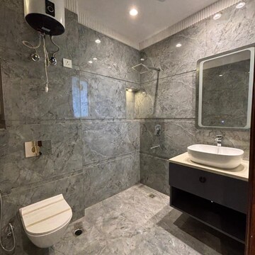 Bathroom in 4 BHK Apartment at Vipul World Floors, Sector 48 – for Rent