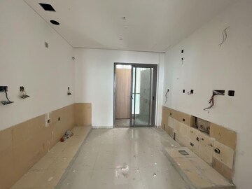 Room in 4 BHK Apartment at Rustomjee Crown, Prabhadevi – for Rent
