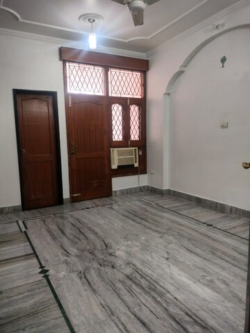 Room in 1 BHK Independent House at Sector 7 – for Rent