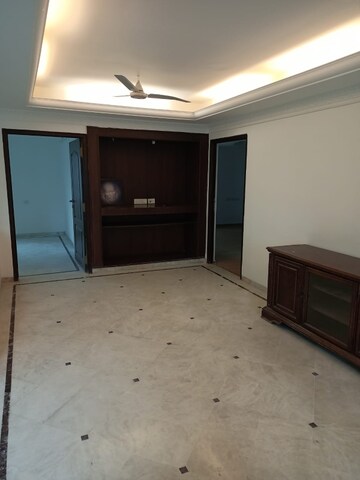 Room in 3.5 BHK Apartment at Jayabheri Silicon County, Madhapur – for Rent