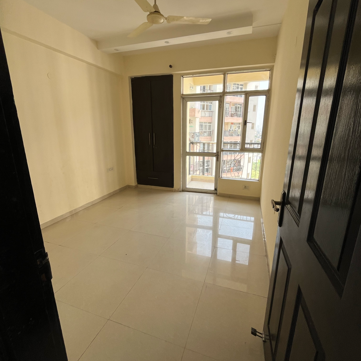 3 BHK + Pooja Room 1550 Sq.Ft. Apartment in Amrapali Zodiac