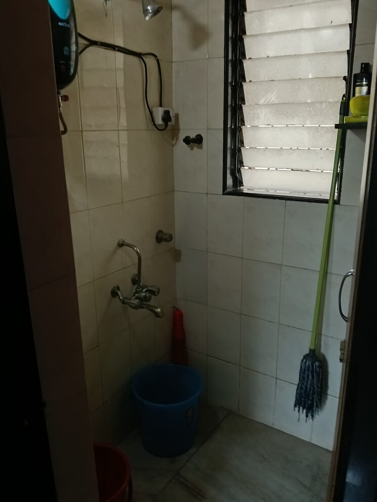Bathroom, shree-mahavir-darshan 1 Bedroom 536 Sq.Ft. Apartment In Lower Parel Mumbai 9068461