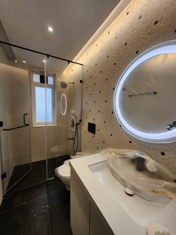 Bathroom in 4 BHK Apartment at Prabhadevi CHS, Prabhadevi – for Rent