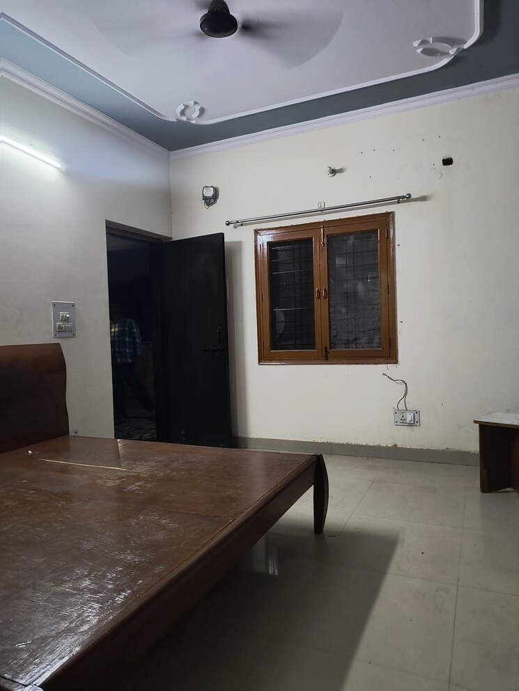 Bedroom, sarita vihar Studio 350 Sq.Ft. Apartment In Sarita Vihar Delhi 9068544