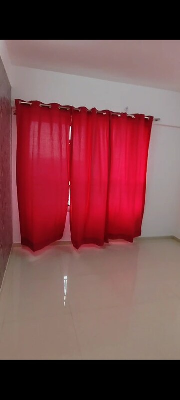 Room in 2 BHK Apartment at Ghatkopar East – for Rent