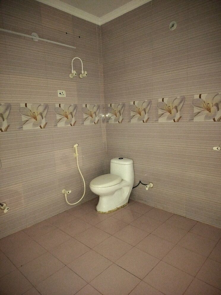 Bathroom, rwa-apartments-sector-52 2 Bedroom 950 Sq.Ft. Independent House In Sector 52 Noida 9068599