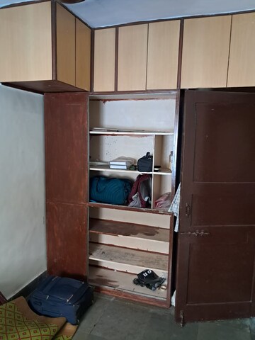 Furnished Amenities in 1 BHK Apartment at Vidya Vihar Building, Ghatkopar East – for Rent