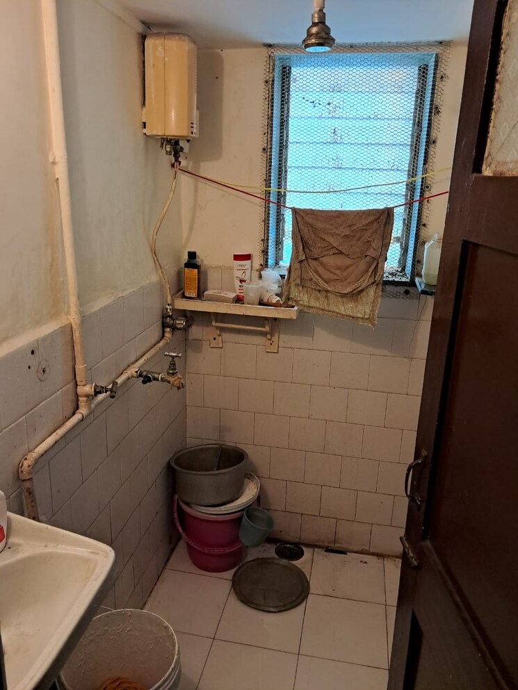 Bathroom, vidya-vihar-building 1 Bedroom 360 Sq.Ft. Apartment In Ghatkopar East Mumbai 9068617