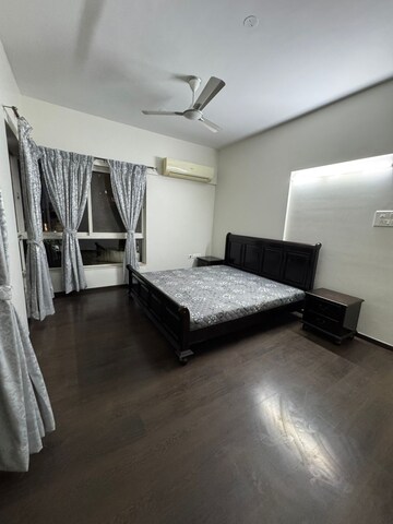 Room in 4 BHK Apartment at Kolte Patil 24K Glitterati, Pimple Nilakh – for Rent