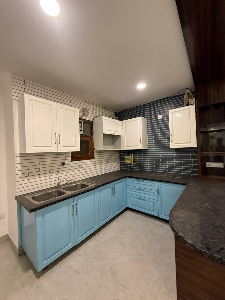Kitchen, vasant kunj enclave 3 Bedroom 1800 Sq.Ft. Apartment In Vasant Kunj Enclave Delhi 9068645