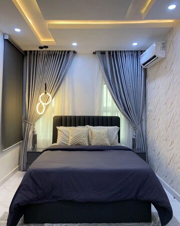 Bedroom in 3 BHK Builder Floor at Shalimar Bagh – for Rent