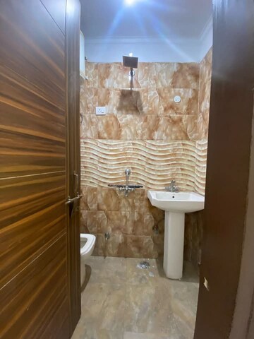 Furnished Amenities in 1 BHK Builder Floor at Saket – for Rent