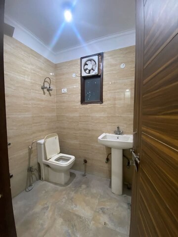 Bathroom in 1 BHK Builder Floor at Saket – for Rent