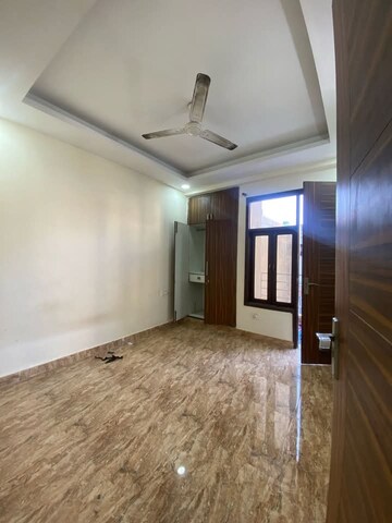 Room in 1 BHK Builder Floor at Saket – for Rent