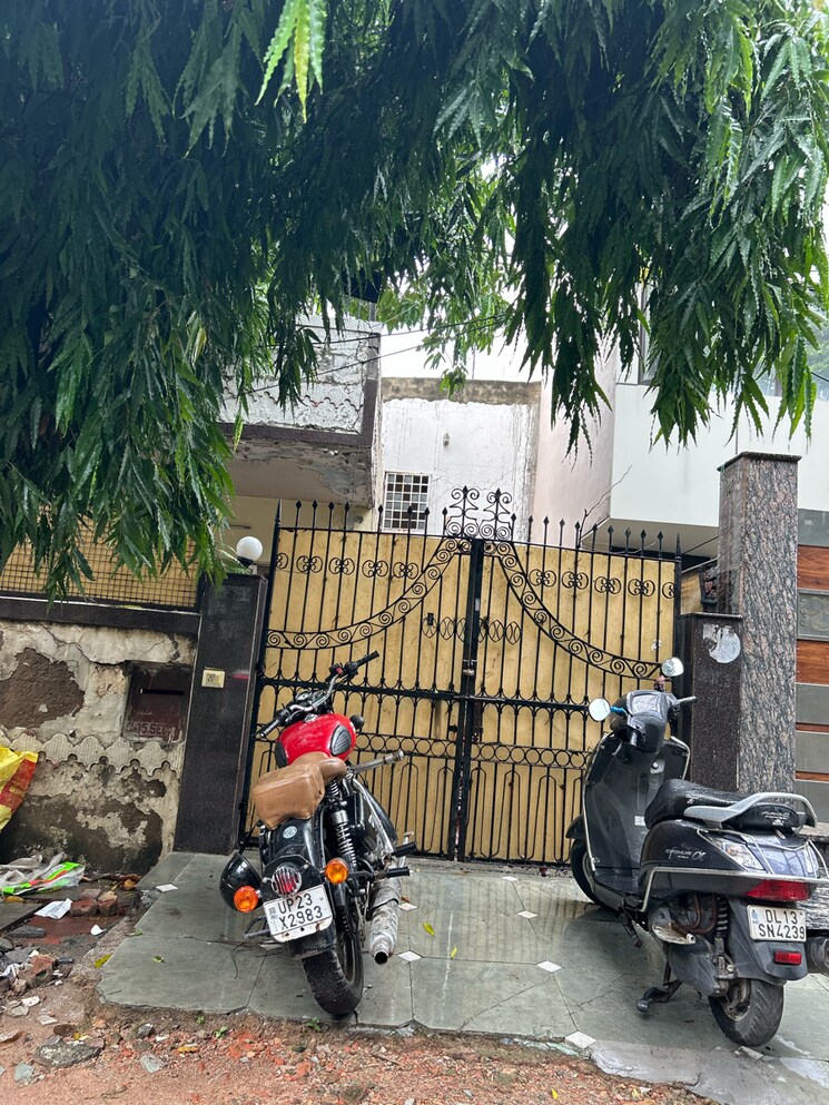 Exterior View, sector 27 4 Bedroom 250 Sq.Yd. Independent House In Sector 27 Noida 9068705