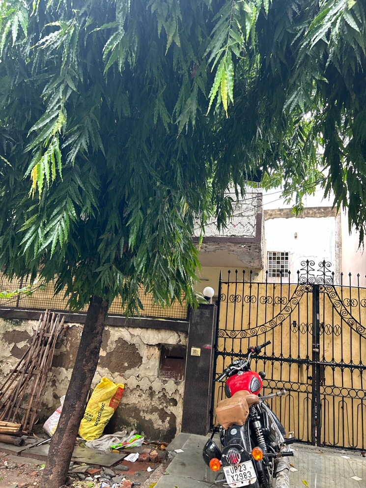 Exterior View, sector 27 4 Bedroom 250 Sq.Yd. Independent House In Sector 27 Noida 9068705