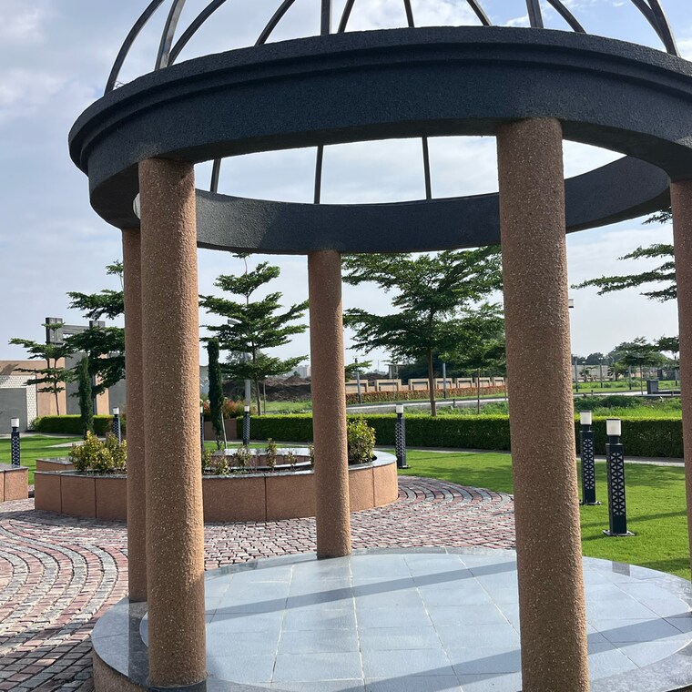  Parking, bada bangarda  1000 Sq.Ft. Plot In Bada Bangarda Indore 9068741