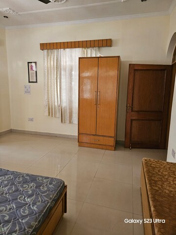 Bedroom in 6+ BHK Independent House at Sahastradhara Road – for Rent