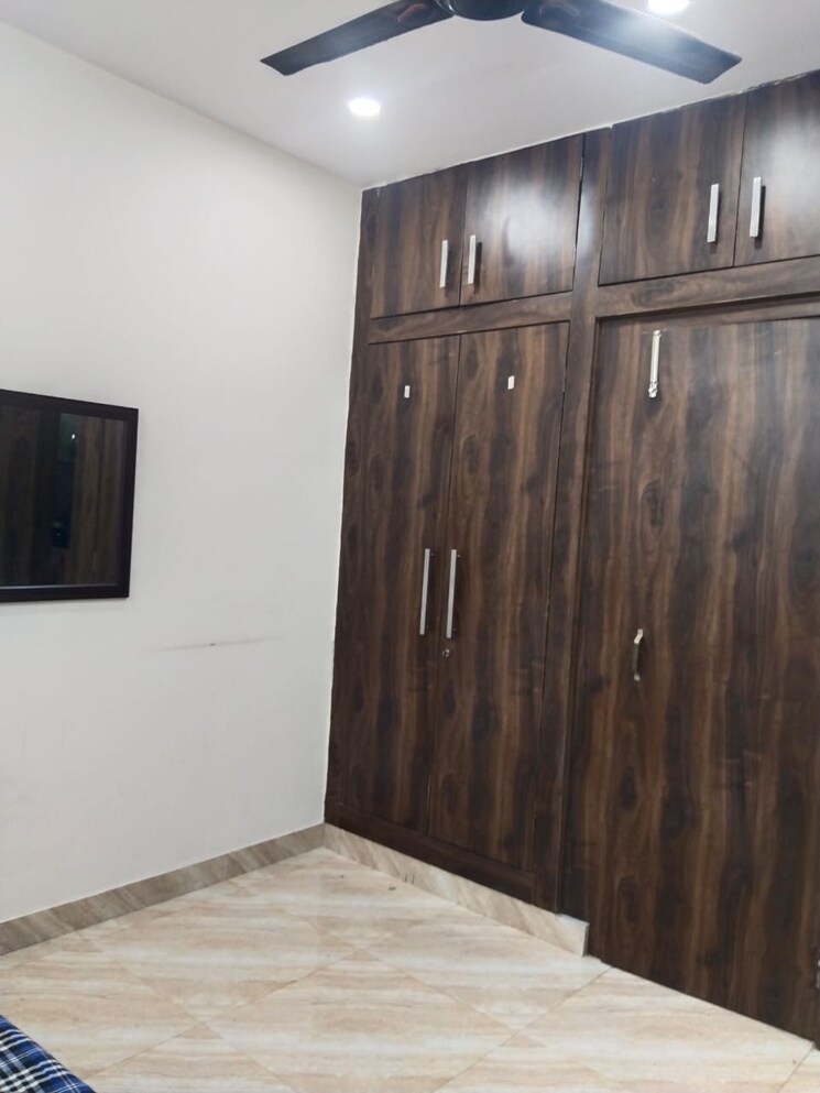 undefined, new rajinder nagar 3 Bedroom 2000 Sq.Ft. Builder Floor In New Rajinder Nagar Delhi 9068784