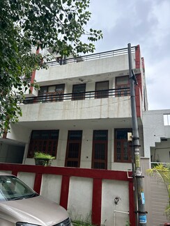 5 BHK + Pooja Room,Servant Room Independent House For Sale in Sector 30