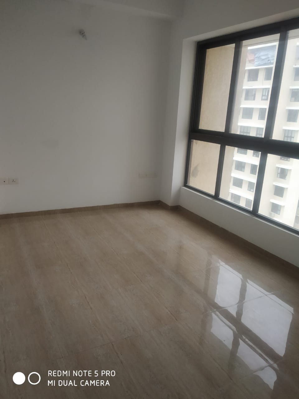 1 RkApartment For Sale in Sra