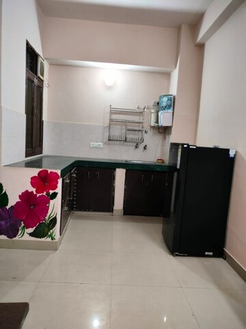 1 BHK Independent House For Rent in Sector 7