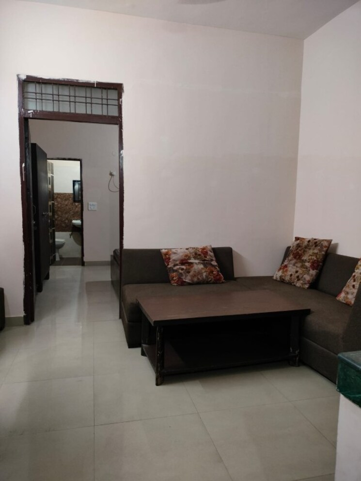 Living Room, sector 7 1 Bedroom 800 Sq.Ft. Independent House In Sector 7 Gurgaon 9068818