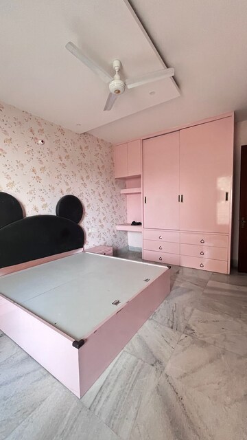 Room in 3 BHK Apartment at Aerocity – for Rent