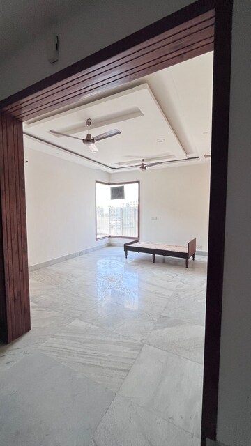 Room in 3 BHK Apartment at Aerocity – for Rent