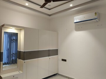 Room in 3 BHK Apartment at Aerocity – for Rent