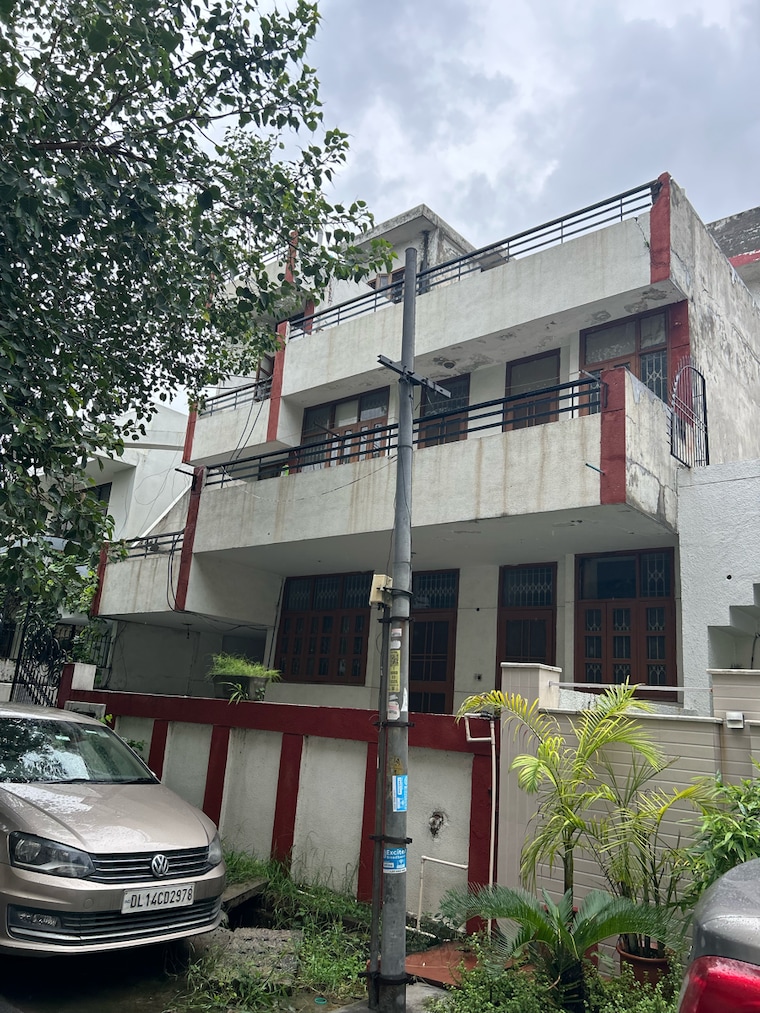 Exterior View, sector 30 5 Bedroom 250 Sq.Yd. Independent House In Sector 30 Noida 9068846