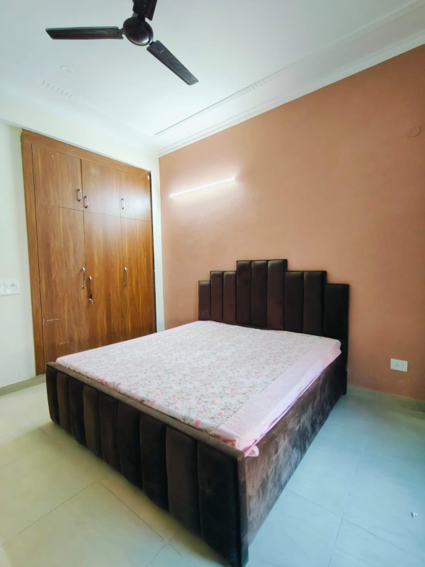 1 BHK + Pooja Room Independent House For Rent in Sector 7