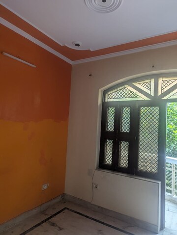 Room in 2 BHK Apartment at Ajnara Homes, Sector 16b Greater Noida – for Rent
