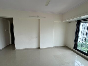 Room in 3 BHK Apartment at Nirmal Polaris, Mulund West – for Rent