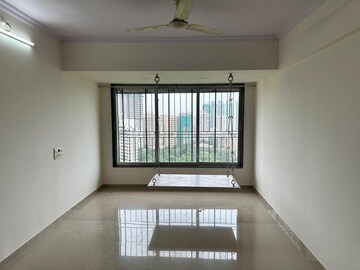 Room in 3 BHK Apartment at Nirmal Polaris, Mulund West – for Rent